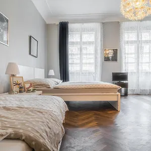  Apartment Bright Studio Close To Charles Bridge And Castle Tschechische Republik